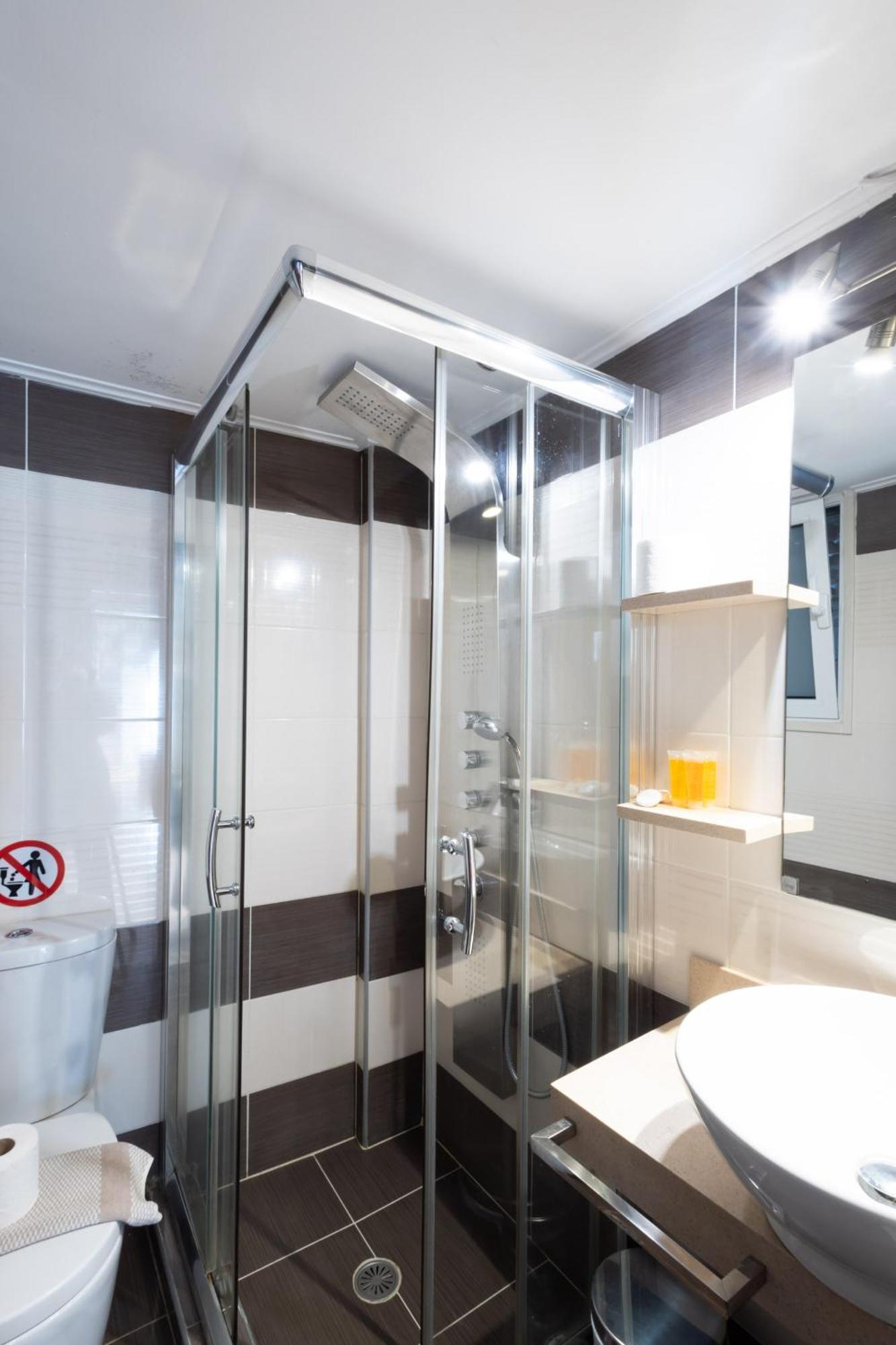 A Luxury & Comfortable Apt In เอเธนส์ ภายนอก รูปภาพ